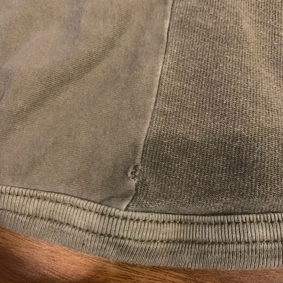 Urban Outfitters Crop - Picture 3 of 5